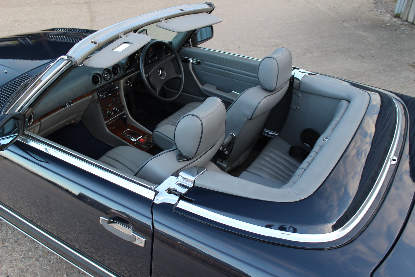 Mercedes-Benz R107 500SL - Live Auction