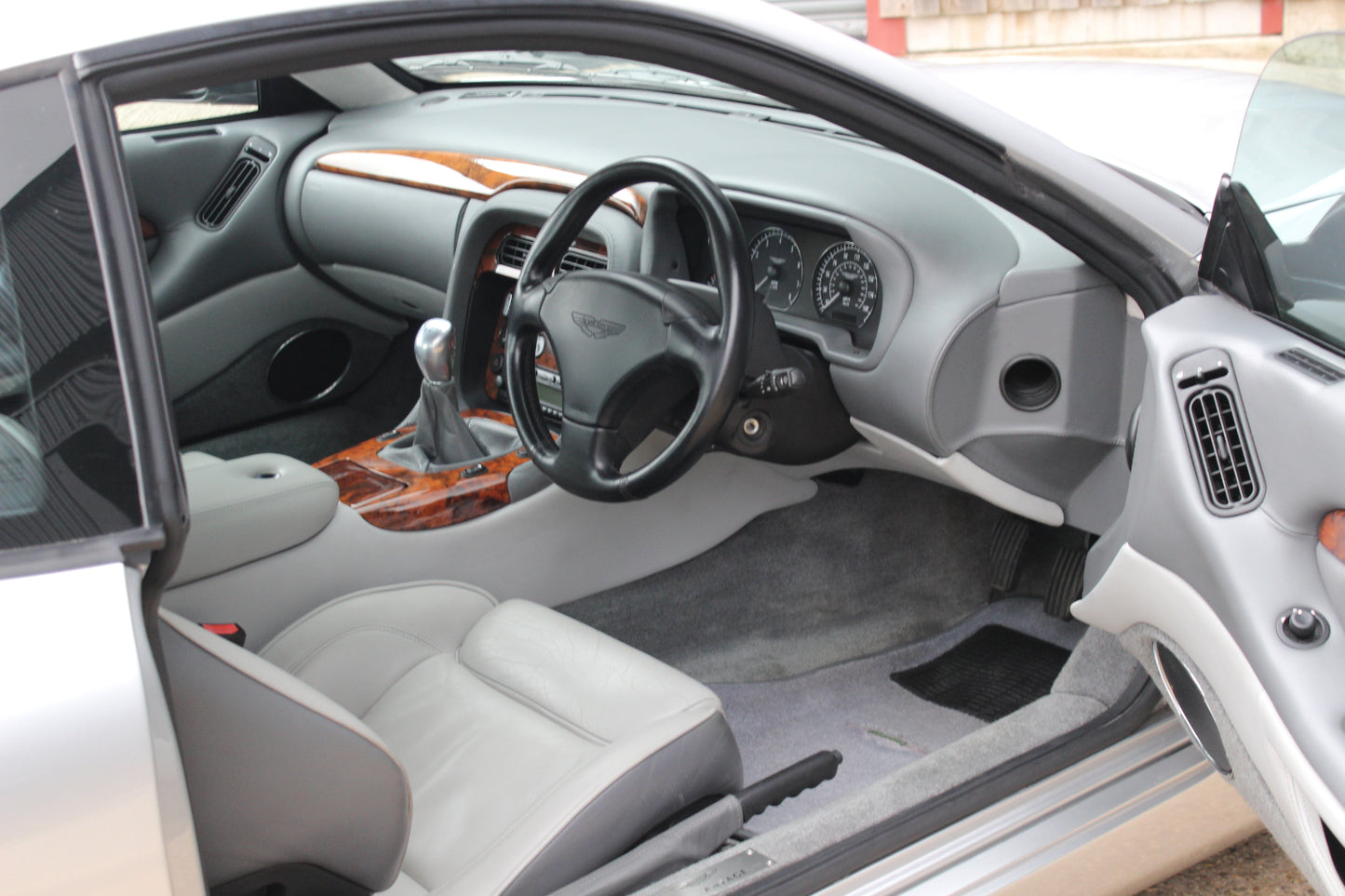 Aston Martin DB7 Vantage - Manual