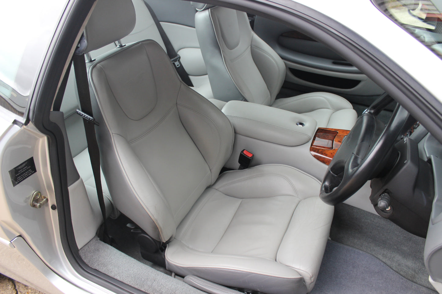 Aston Martin DB7 Vantage - Manual