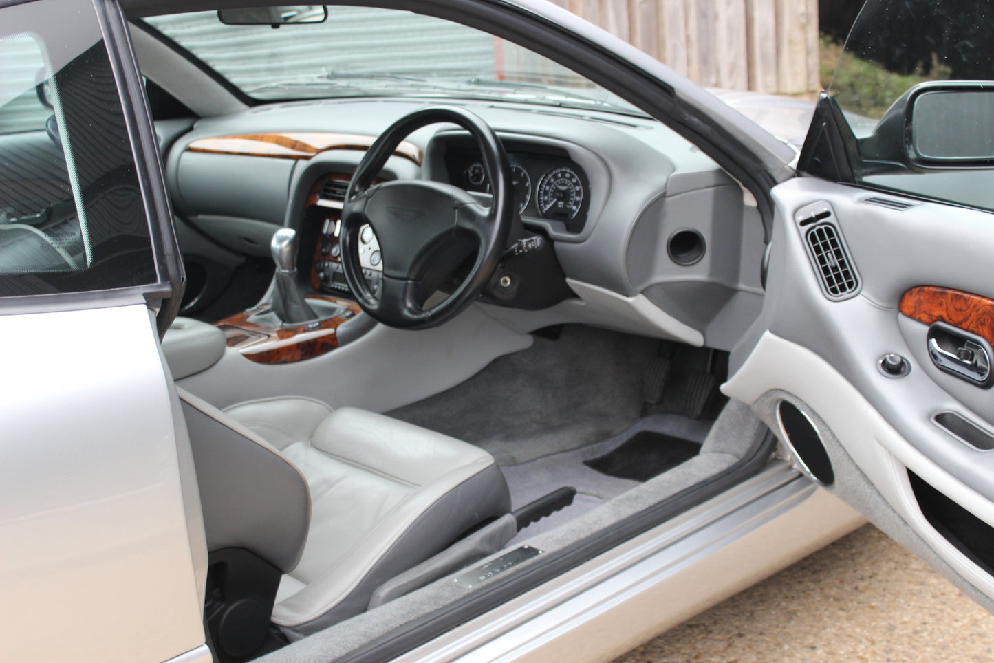 Aston Martin DB7 Vantage - Manual