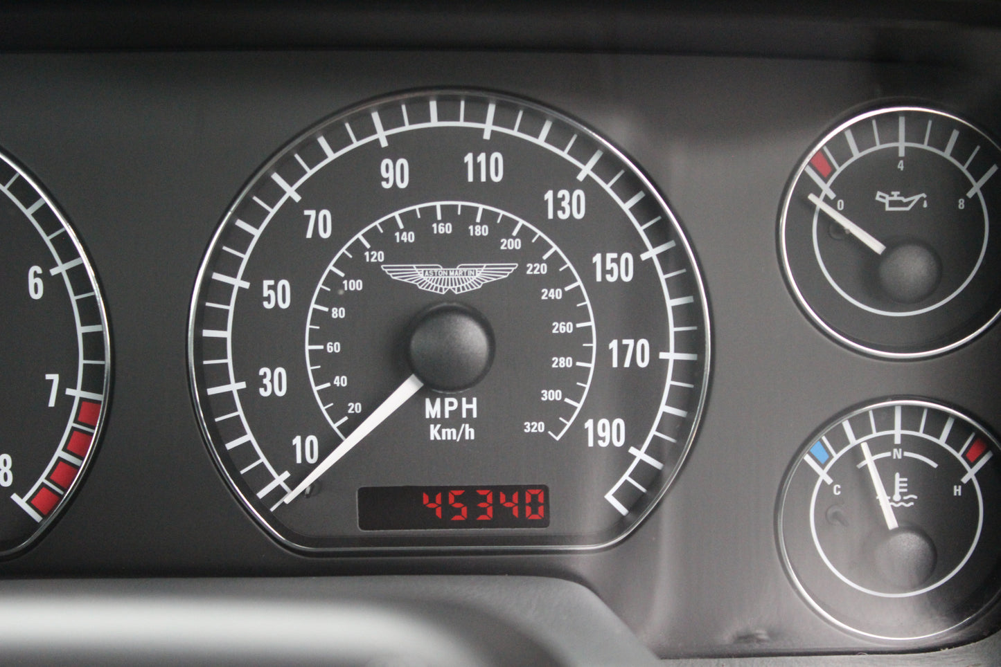 Aston Martin DB7 Vantage - Manual