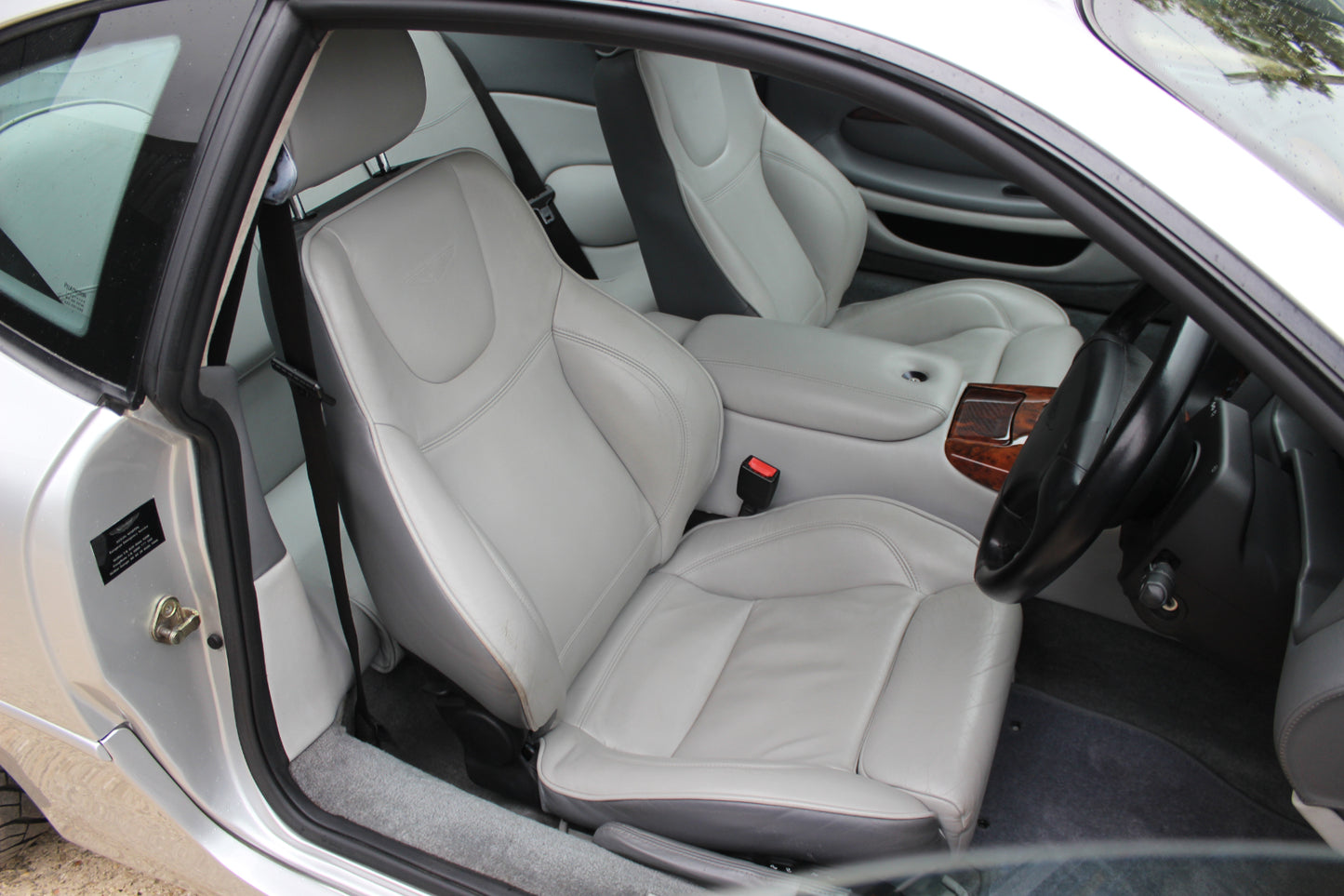 Aston Martin DB7 Vantage - Manual
