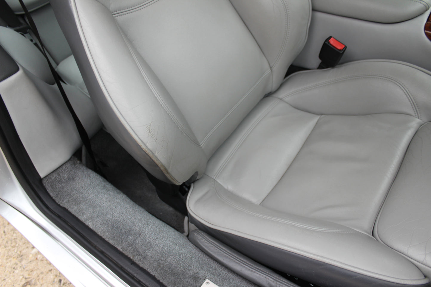 Aston Martin DB7 Vantage - Manual