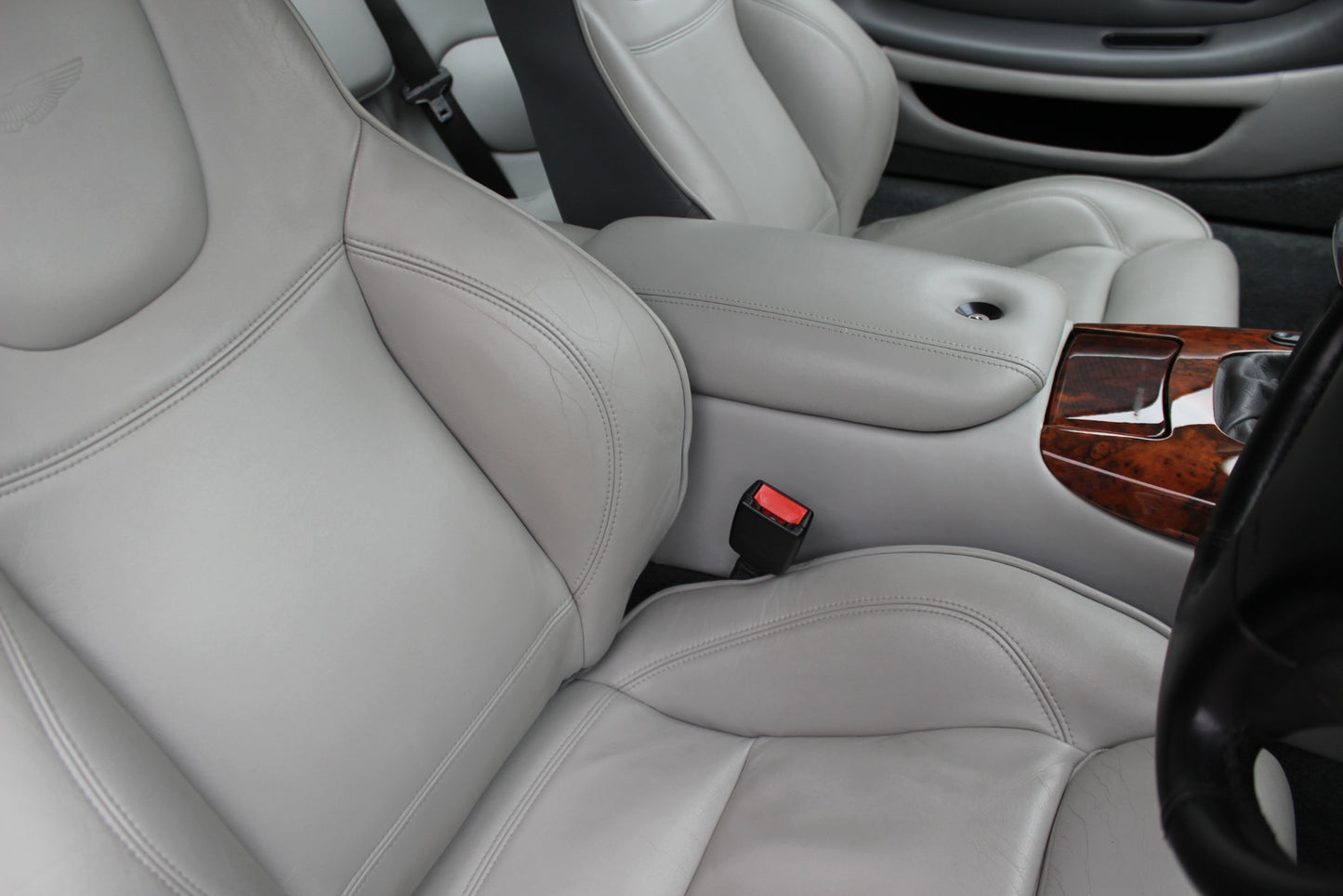 Aston Martin DB7 Vantage - Manual