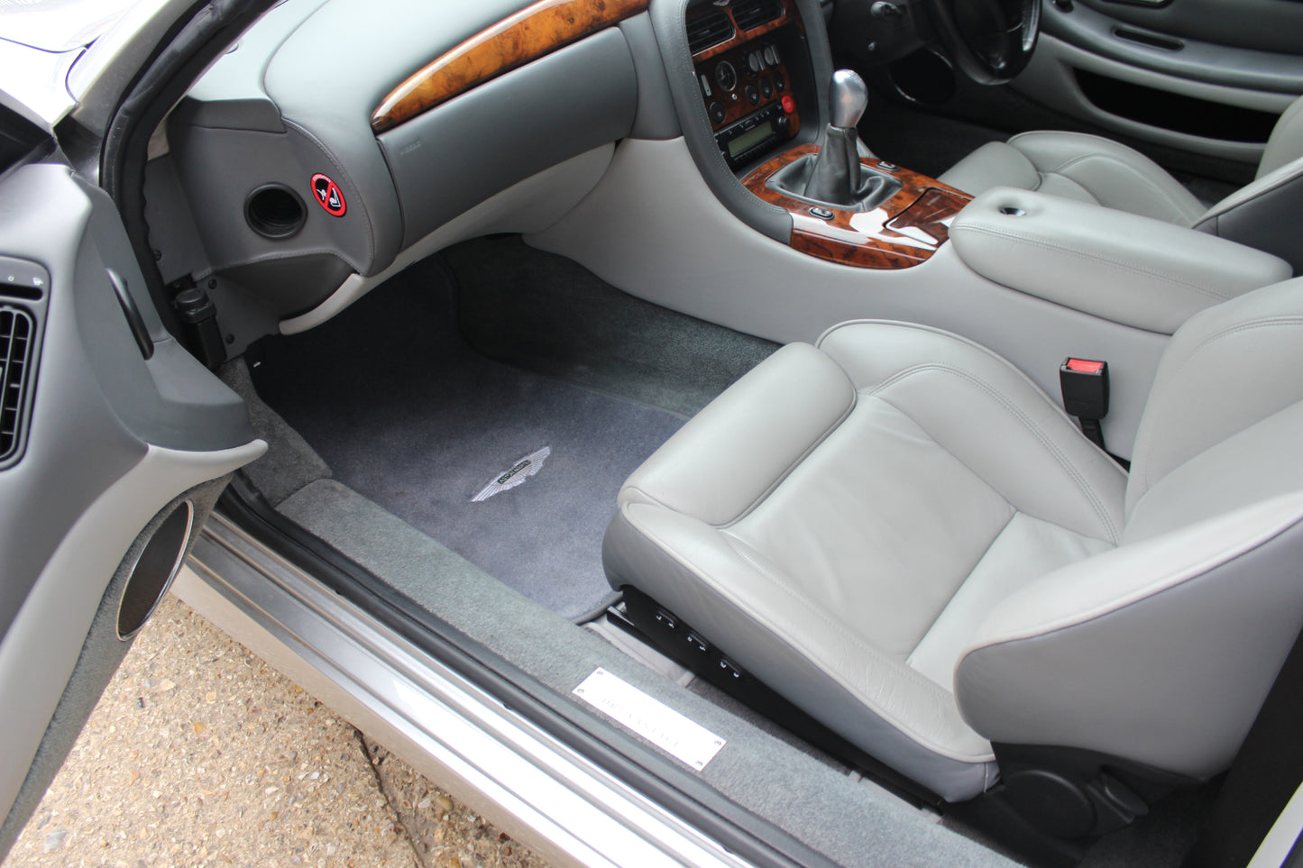 Aston Martin DB7 Vantage - Manual