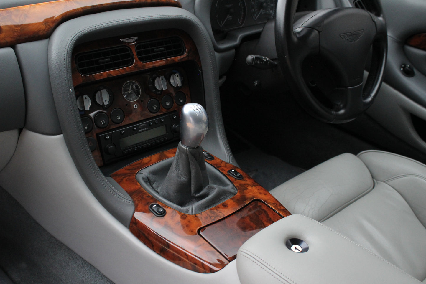 Aston Martin DB7 Vantage - Manual