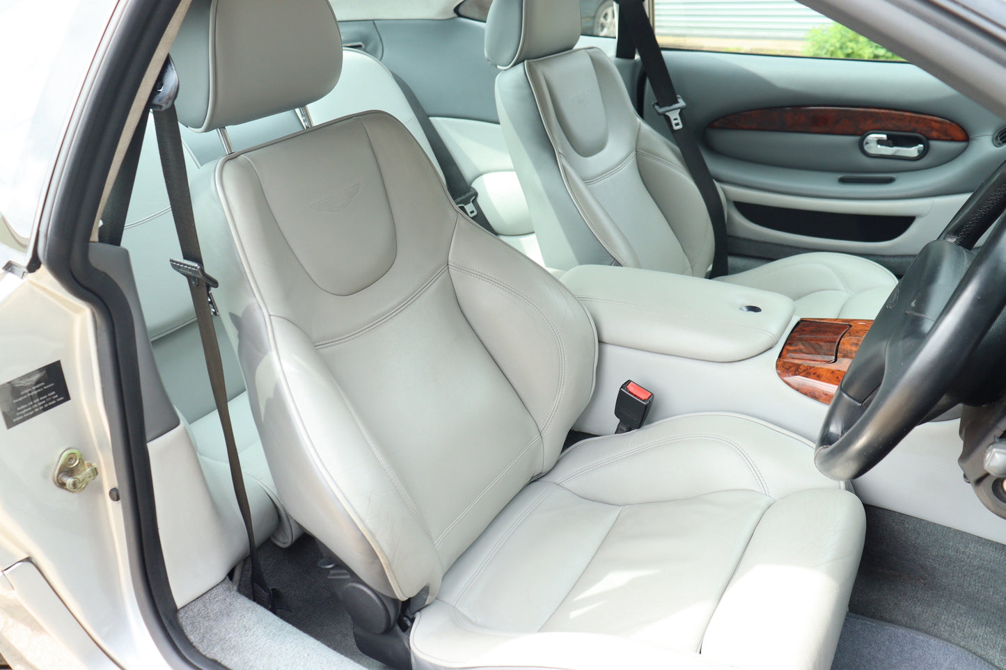 Aston Martin DB7 Vantage - Manual