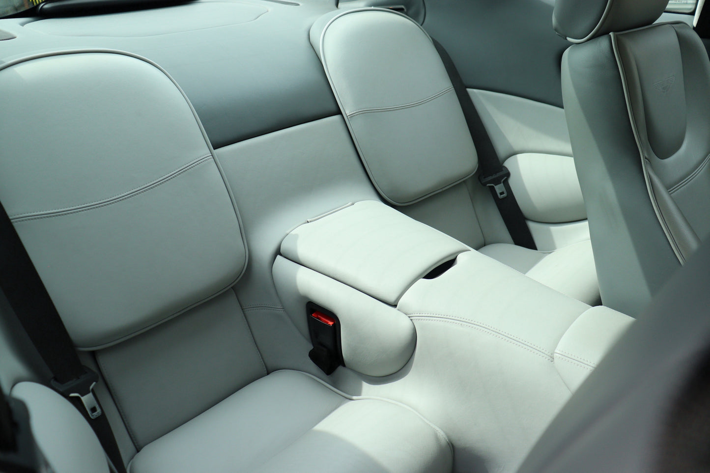 Aston Martin DB7 Vantage - Manual